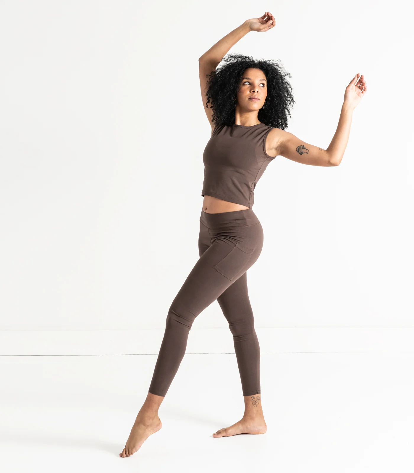 Organic Cotton Sleeveless Fitted Crop Top - Last Chance - Image 2