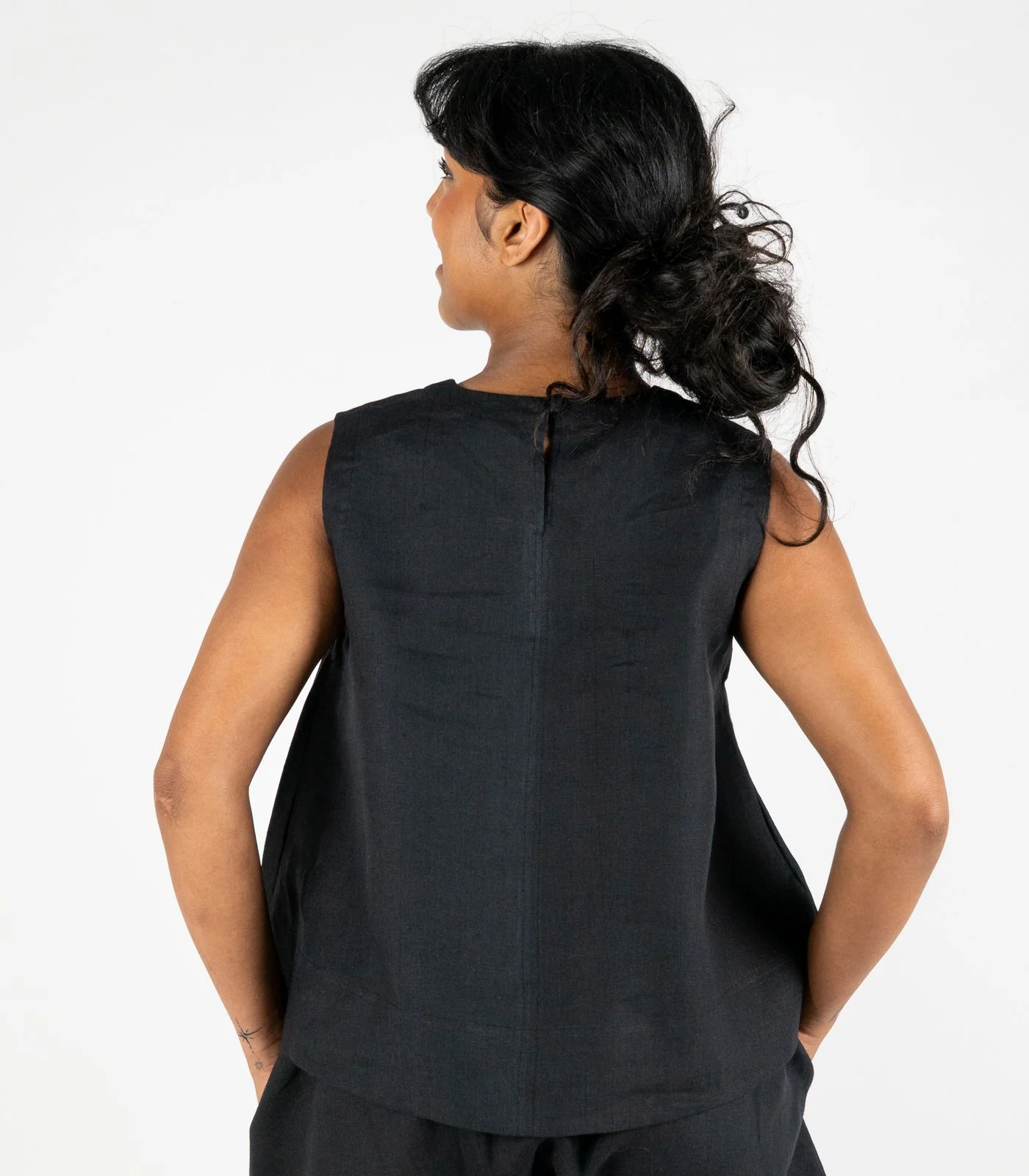 Organic Linen Balloon Lounge Pants & Sleeveless Lounge Shirt - Image 12
