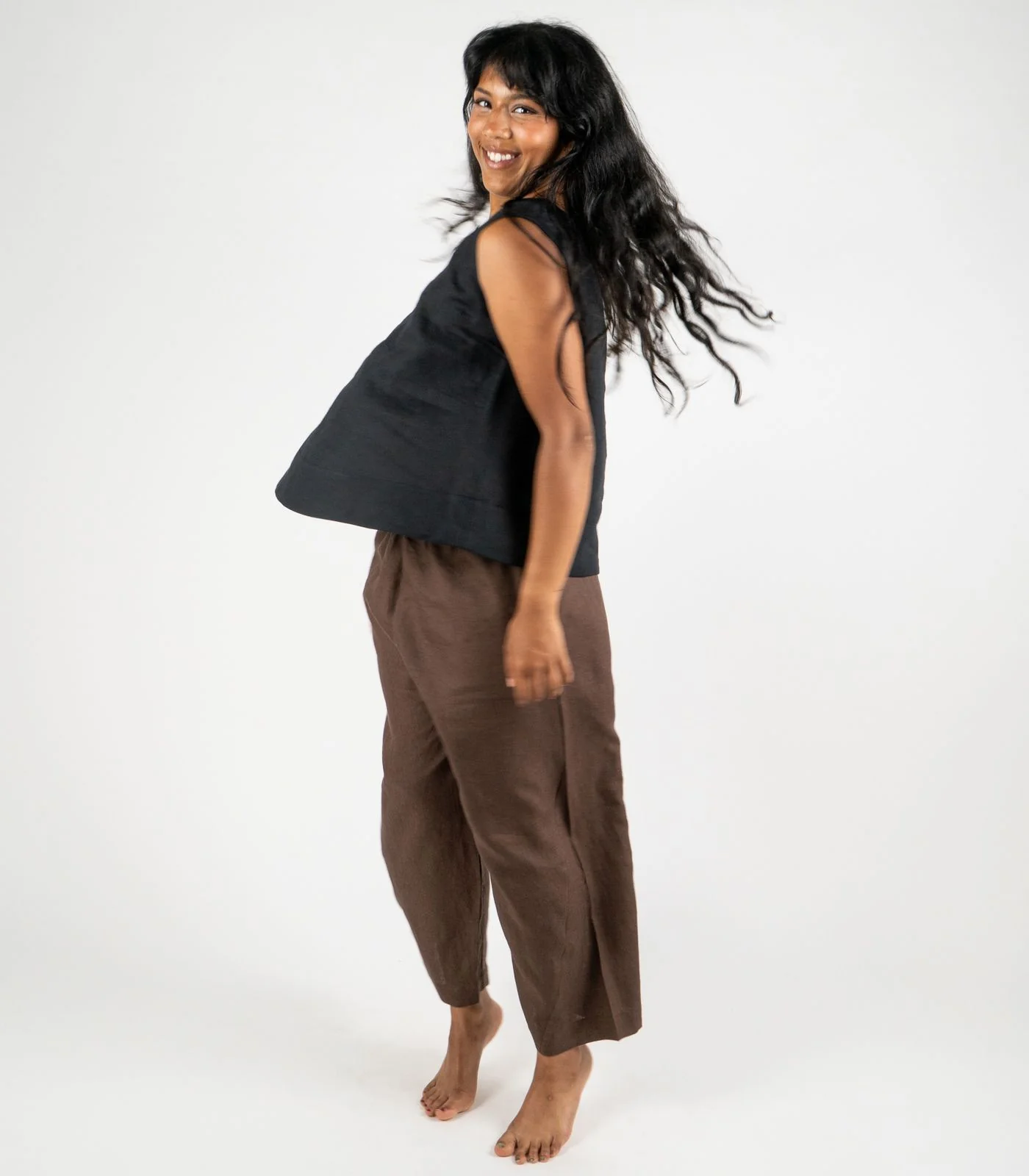 Organic Linen Balloon Lounge Pants & Sleeveless Lounge Shirt - Image 3